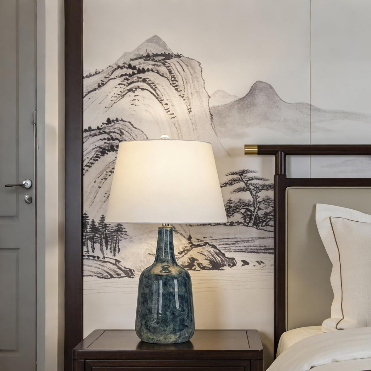 Luxury Artistic Ceramic Bedside Table Lamp